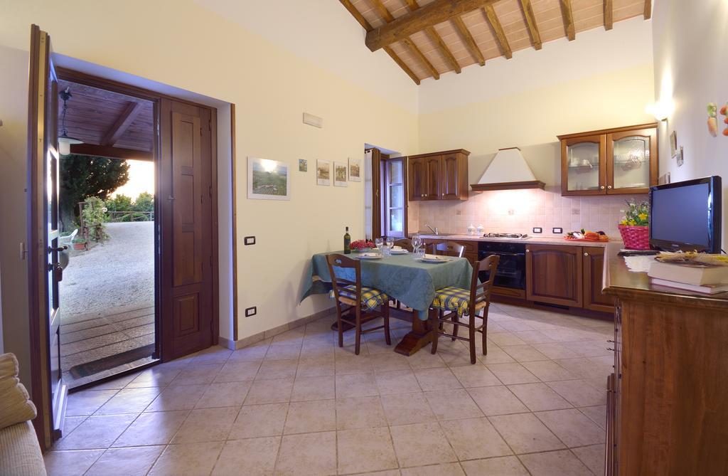 Agriturismo San Severo Пассиньяно-суль-Тразимено Экстерьер фото