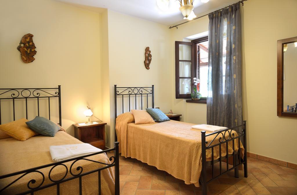 Agriturismo San Severo Пассиньяно-суль-Тразимено Экстерьер фото