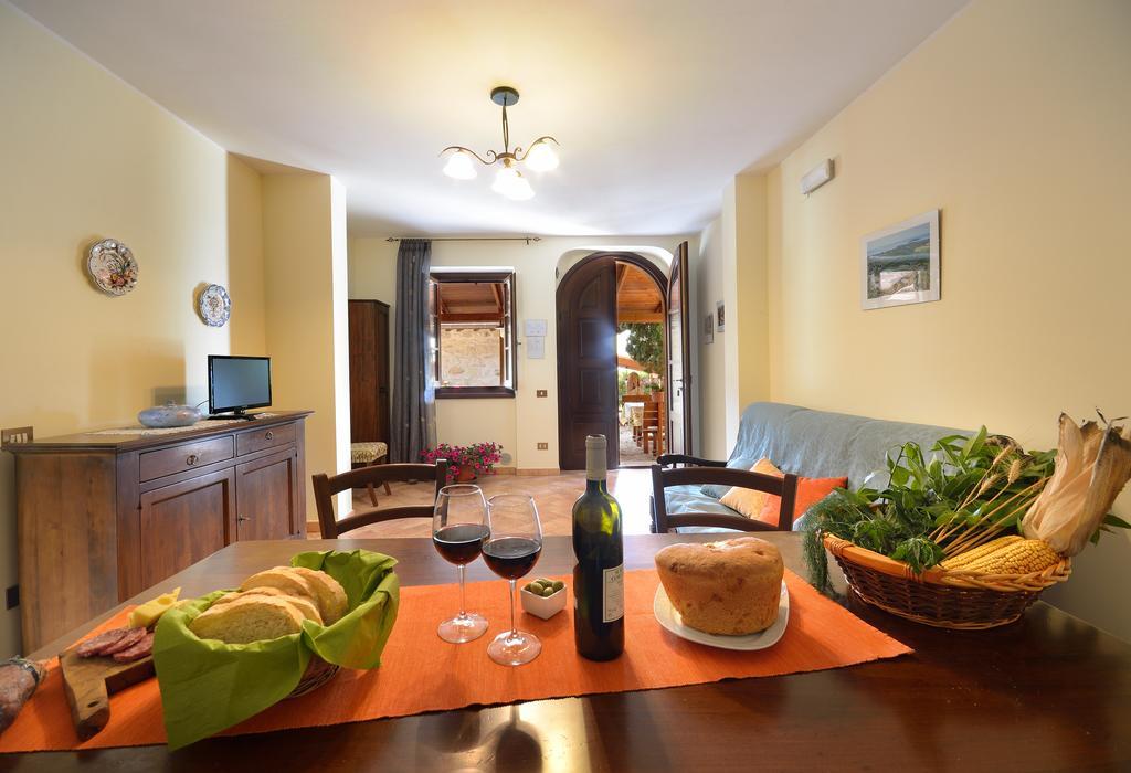 Agriturismo San Severo Пассиньяно-суль-Тразимено Экстерьер фото